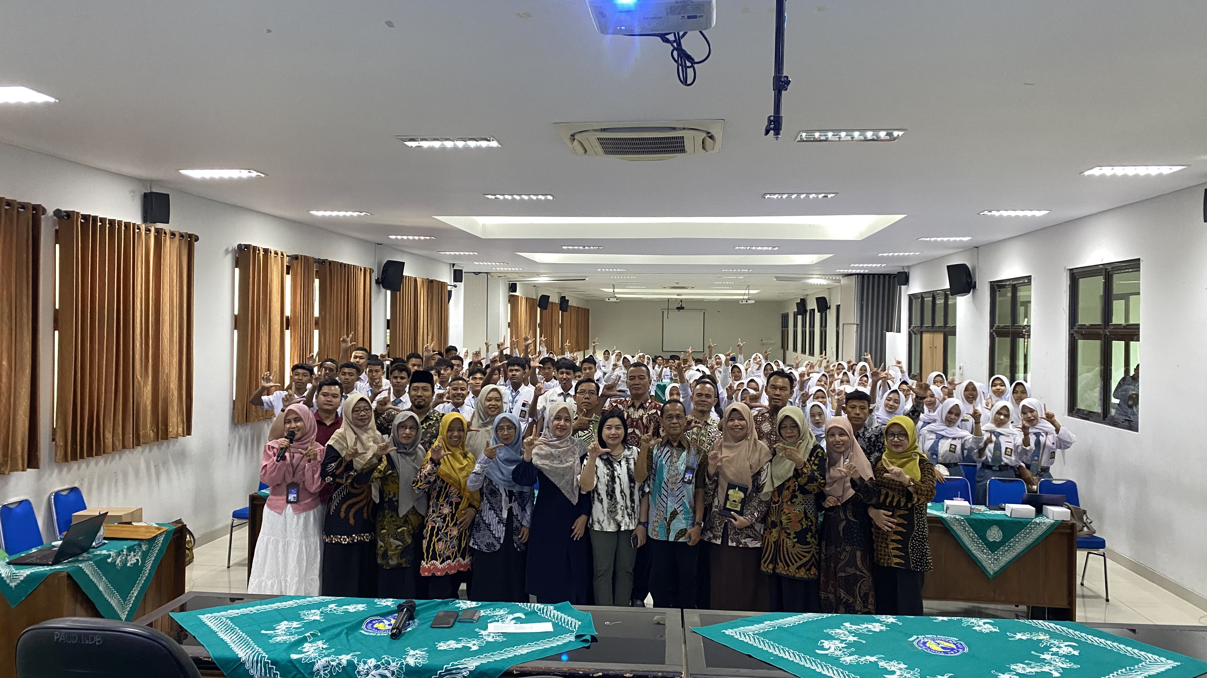 Outing Class; Upaya Pengenalan Wawasan Baru SMA Negeri 1 Buluspesantren ( Sebuah Catatan )