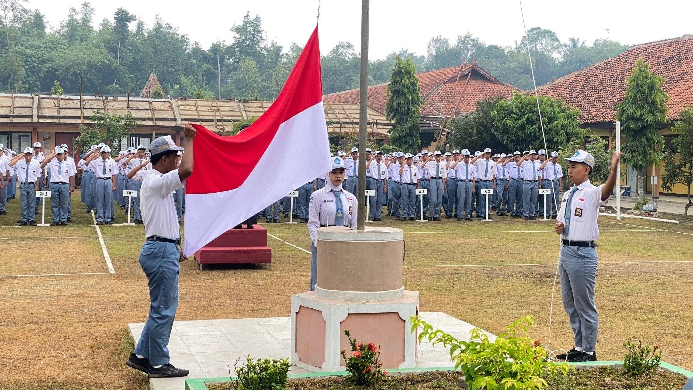 Upacara HUT ke-81 Kemerdekaan RI di SMAN 1 Buluspesantren Berlangsung Khidmat dan Penuh Semangat Nasionalisme